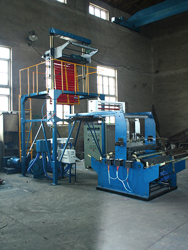 Plastic film blowing machine