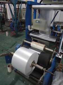 Plastic film blowing machine