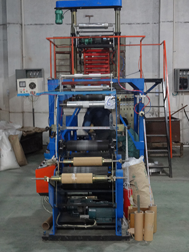 Plastic film blowing machine